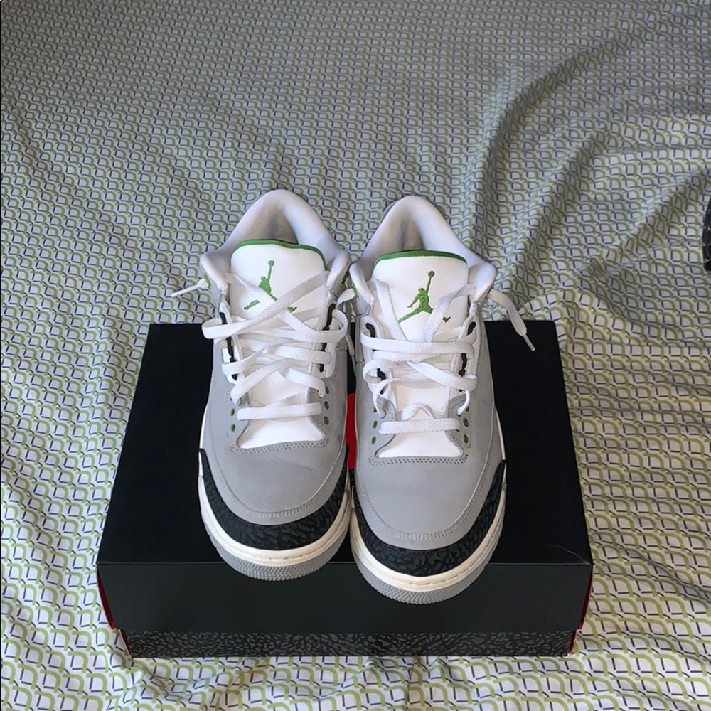Air jordan 3 retro chlorophyll size 10